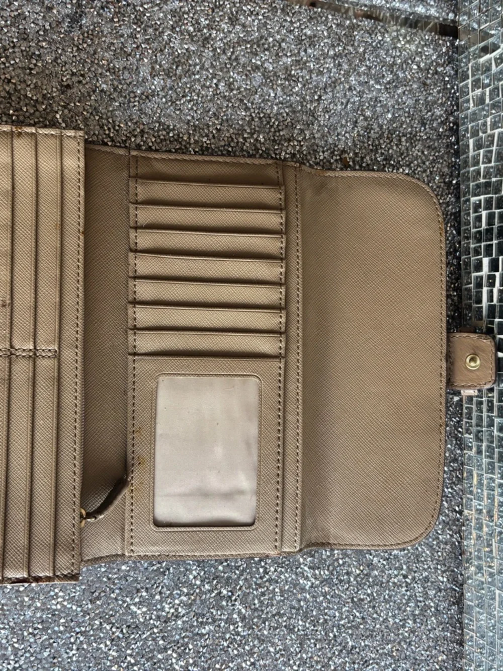 ⭐️Coach‎ Tan Leather Buckle Continental Wallet